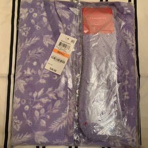 Sleep shirt with fuzzy socks set